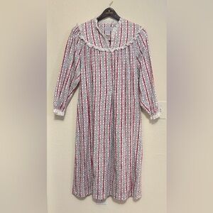 Vintage Lanz of Salzburg Floral Cotton Nightgown Romantic Cottagecore small‎
